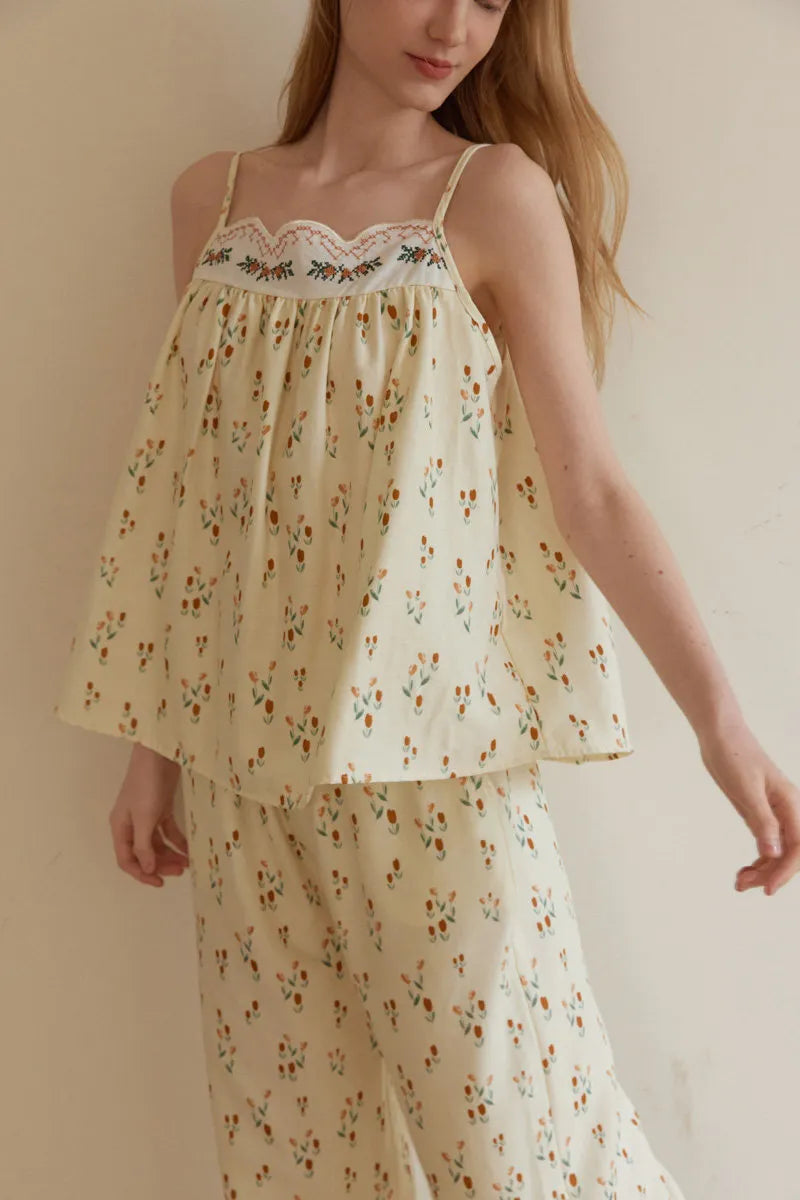 Flowy Double Gauze Camisole Top with Tulip Pattern - RoomDen