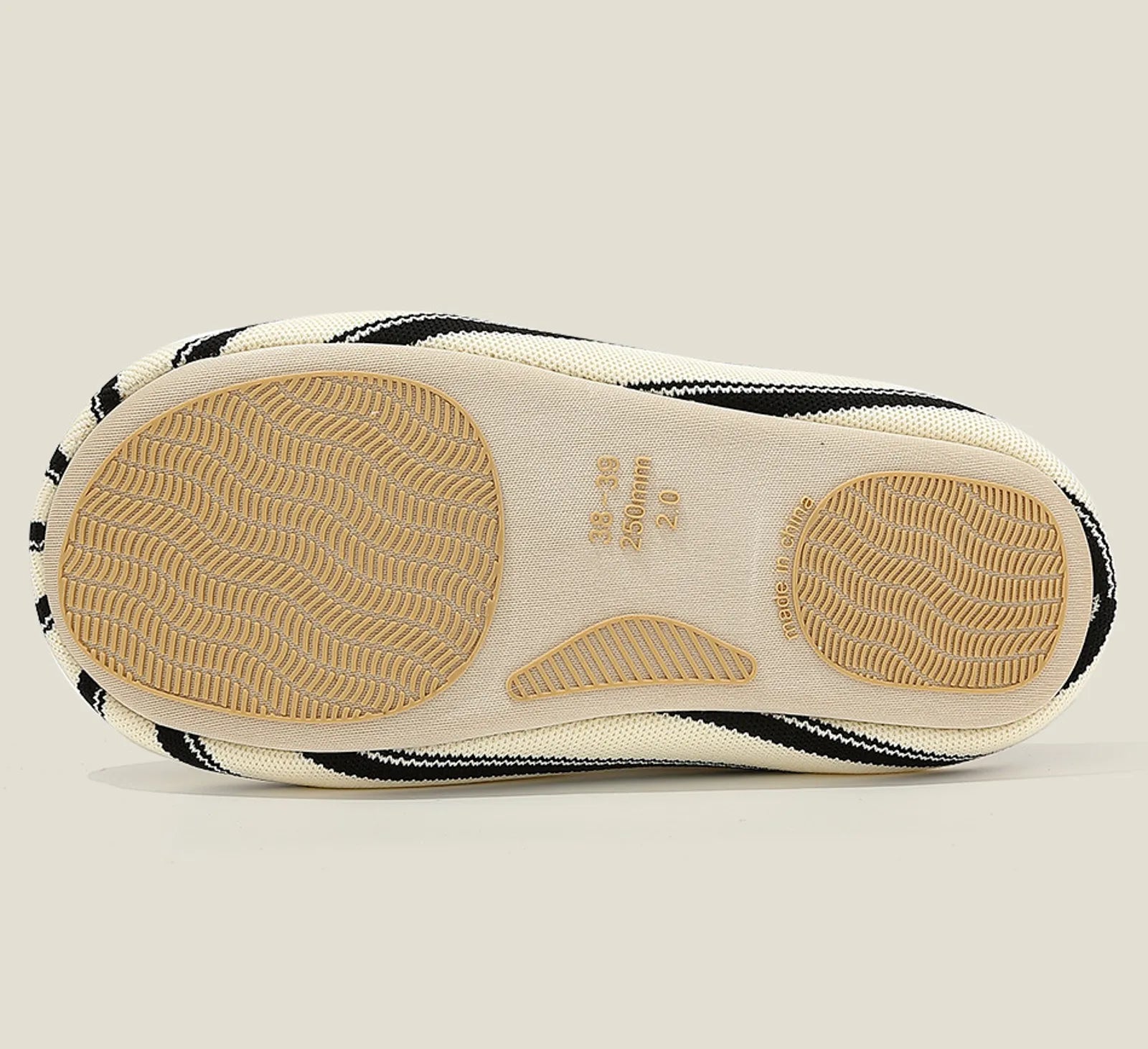 Non-slip sole detail of Cotton House Slippers size 38-39 - RoomDen