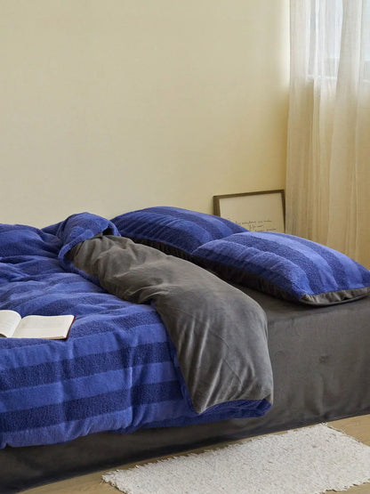 Side view of Iris Purple plush bedding set showing duvet thickness - RoomDen