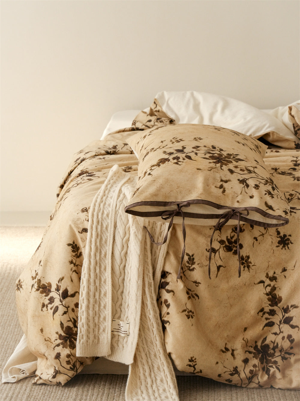 Stillgarden Ochre Branch Cotton Linen Bedding Set – Draped ochre duvet and brown-edged pillow - Roomden