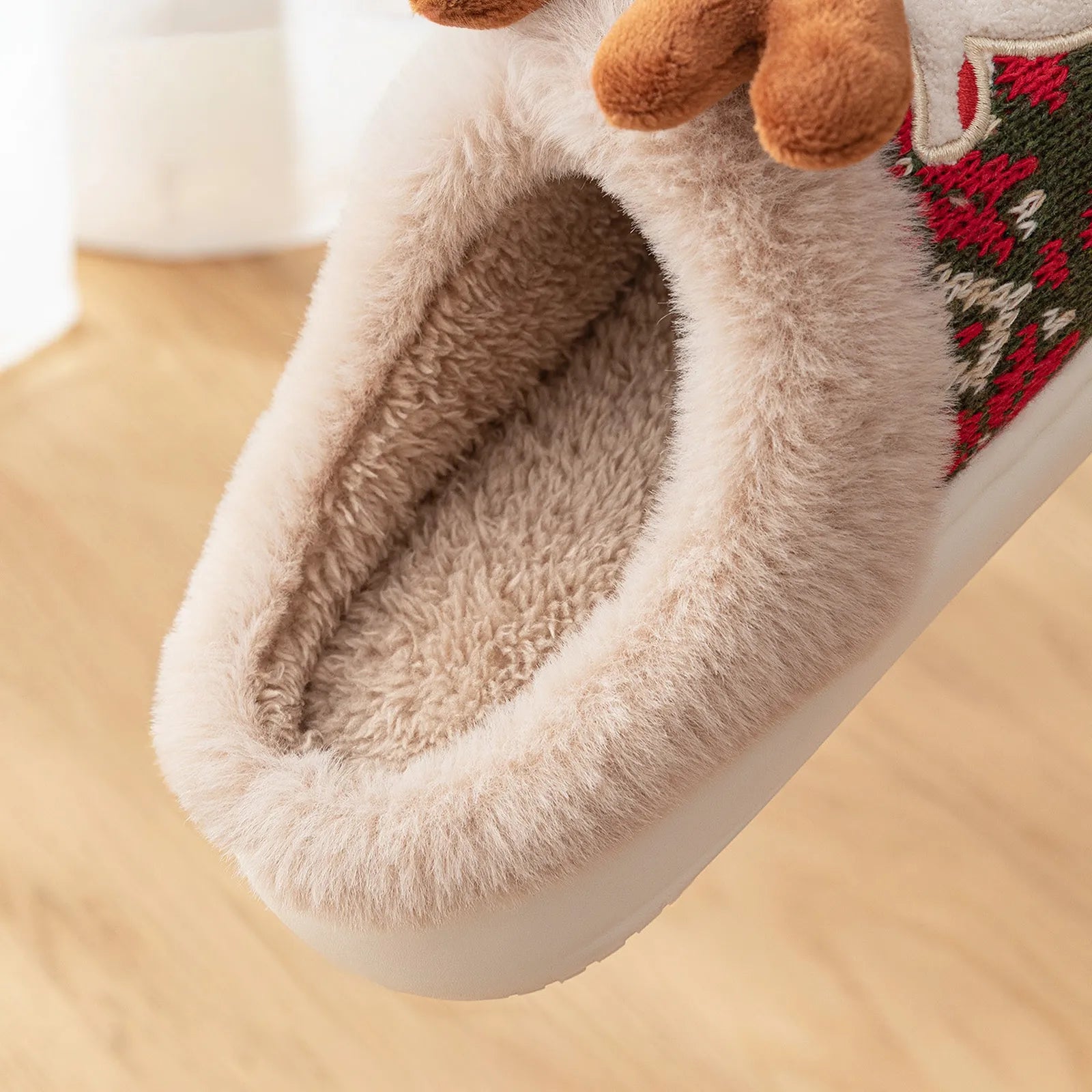 Close Up of Plush Interior Lining and Knit Texture - RoomDen