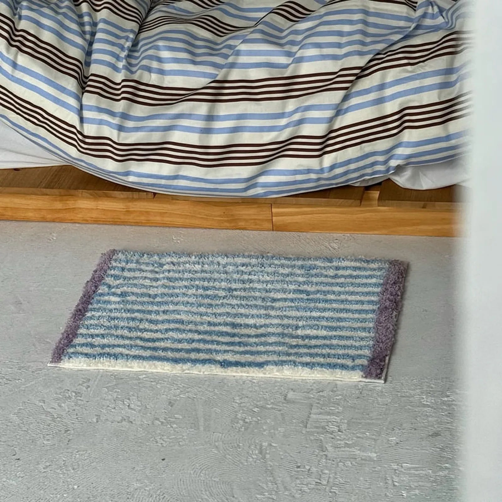 Full view of Purple & Blue Striped variant placed on light floor