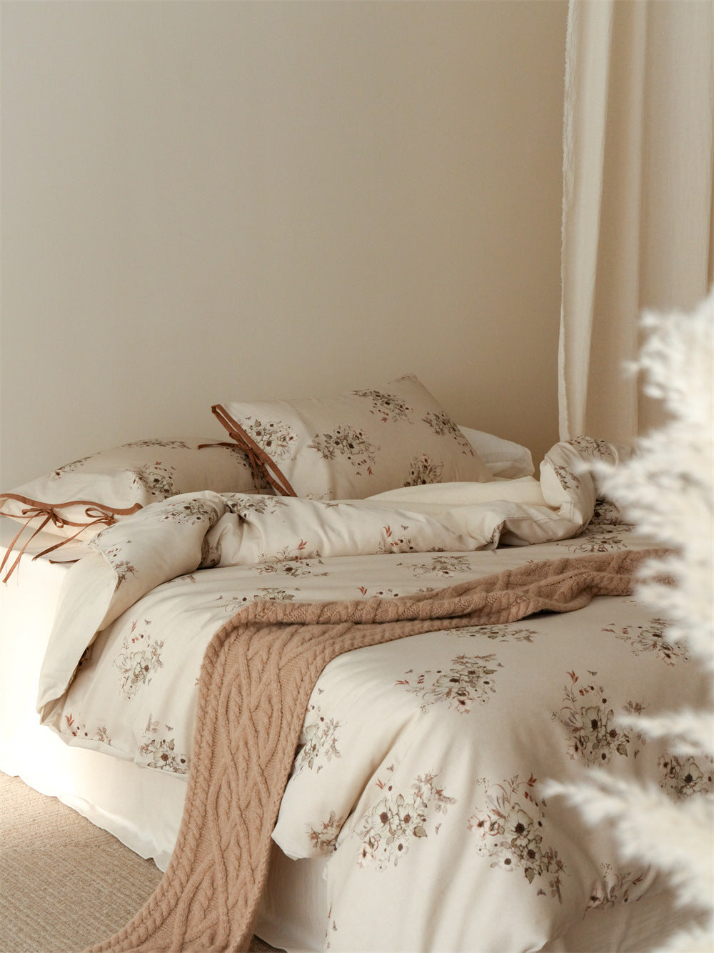 Stillgarden Butterfly Posy Cotton Linen Bedding Set – Angled view of delicate floral pillows and duvet - Roomden
