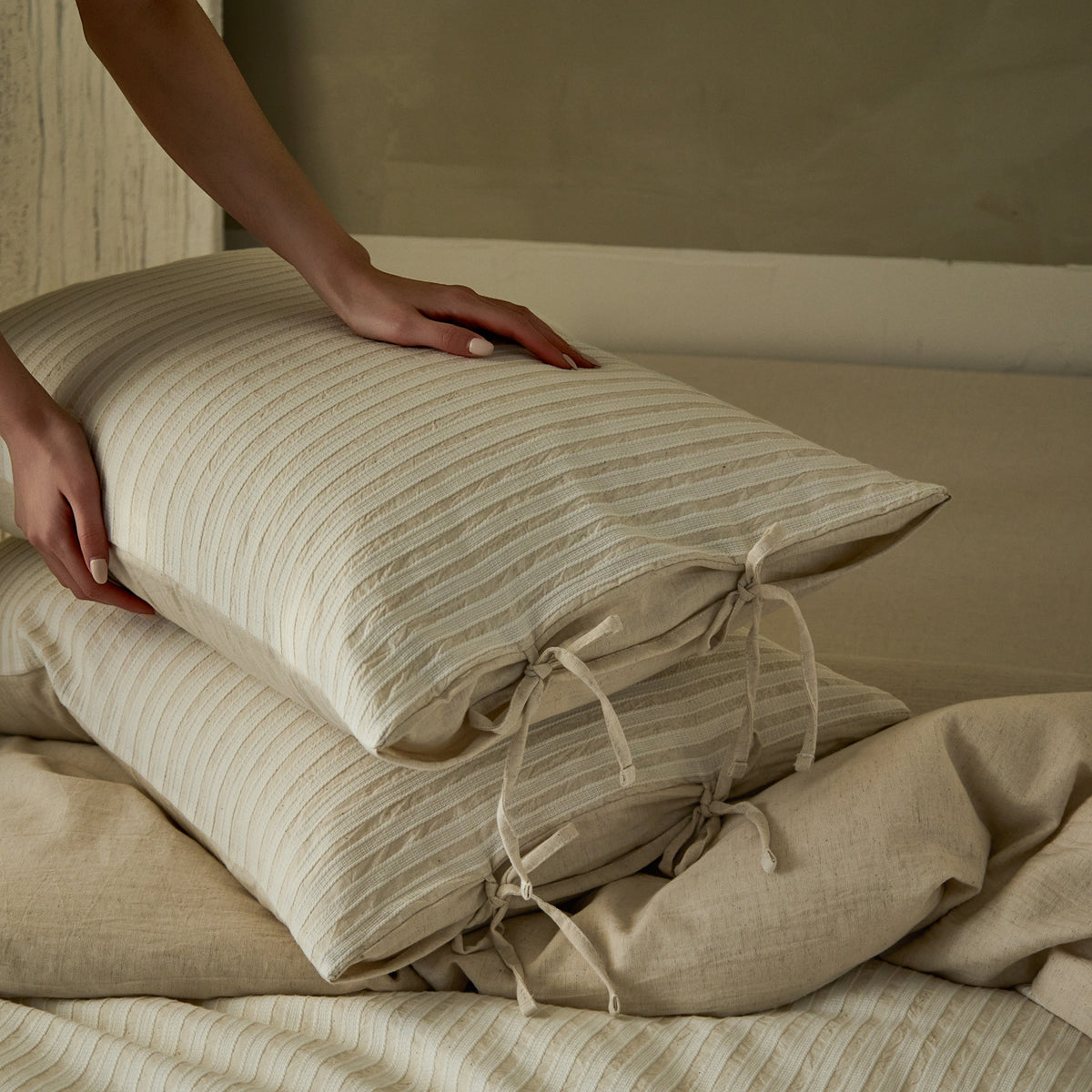 Ashfield Fine Jacquard Stripe Bedding Set – Close-up of pillow ties and subtle stripes - Roomden