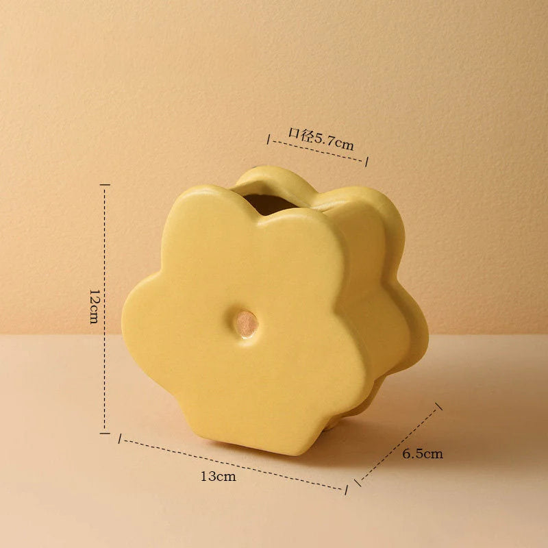 The Butter Yellow Daisy Bloom Ceramic Vase with dimension callouts: 12cm height, 13cm width. - RoomDen