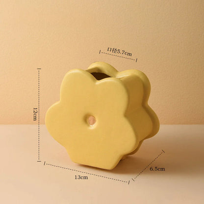 The Butter Yellow Daisy Bloom Ceramic Vase with dimension callouts: 12cm height, 13cm width. - RoomDen