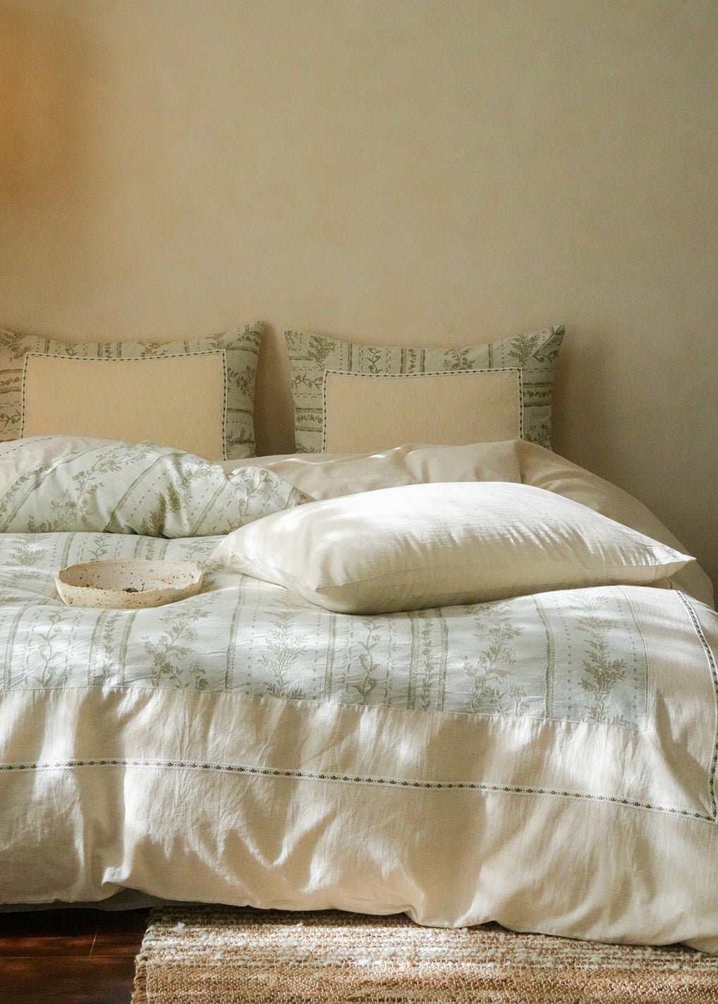 Meriwyn Botanical Linen-Cotton Bedding Set - room scene