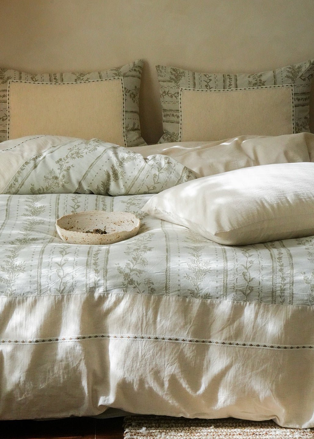 Meriwyn Botanical Linen-Cotton Bedding Set - room scene