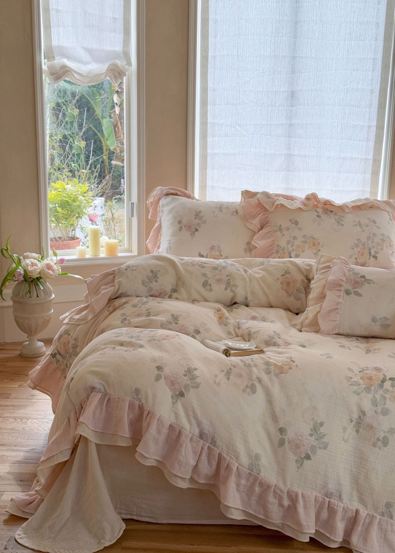 Solenne Ruffle Floral Double Gauze Bedding Set - room scene