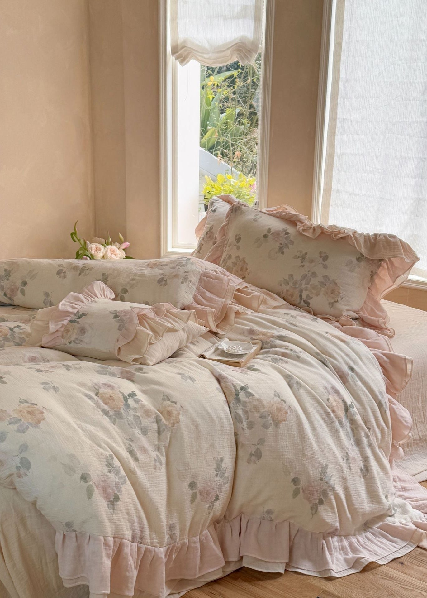 Solenne Ruffle Floral Double Gauze Bedding Set - room scene
