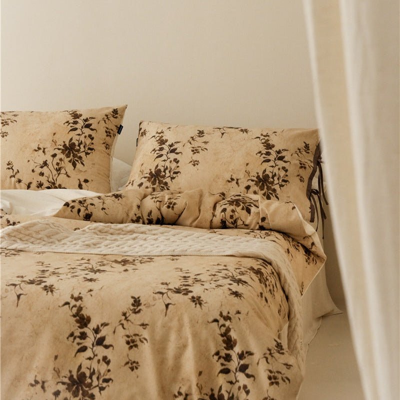 Marigny Jacobean Floral Cotton-Linen Bedding Set - room scene