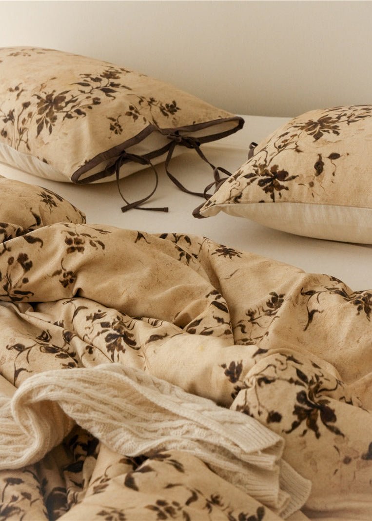 Marigny Jacobean Floral Cotton-Linen Bedding Set - room scene