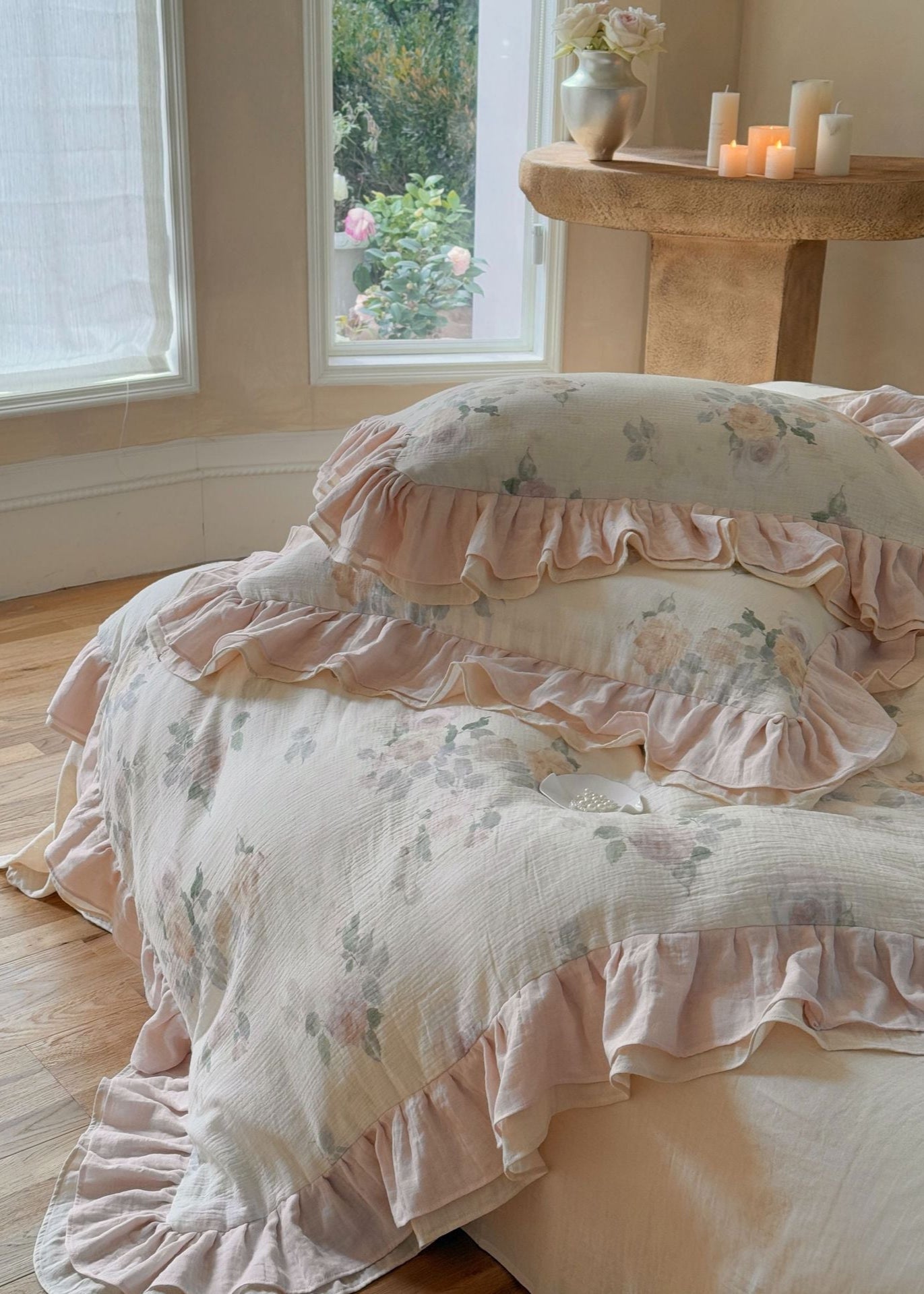 Solenne Ruffle Floral Double Gauze Bedding Set - room scene
