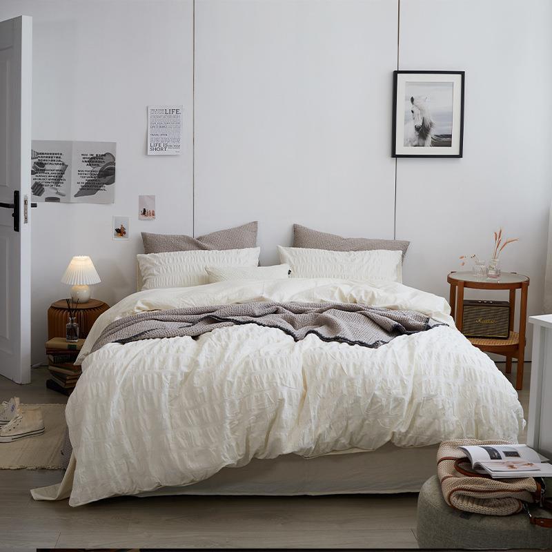 Marlon Seersucker Cotton Bedding Set – full ivory bed with textured duvet and matching pillows - Roomden