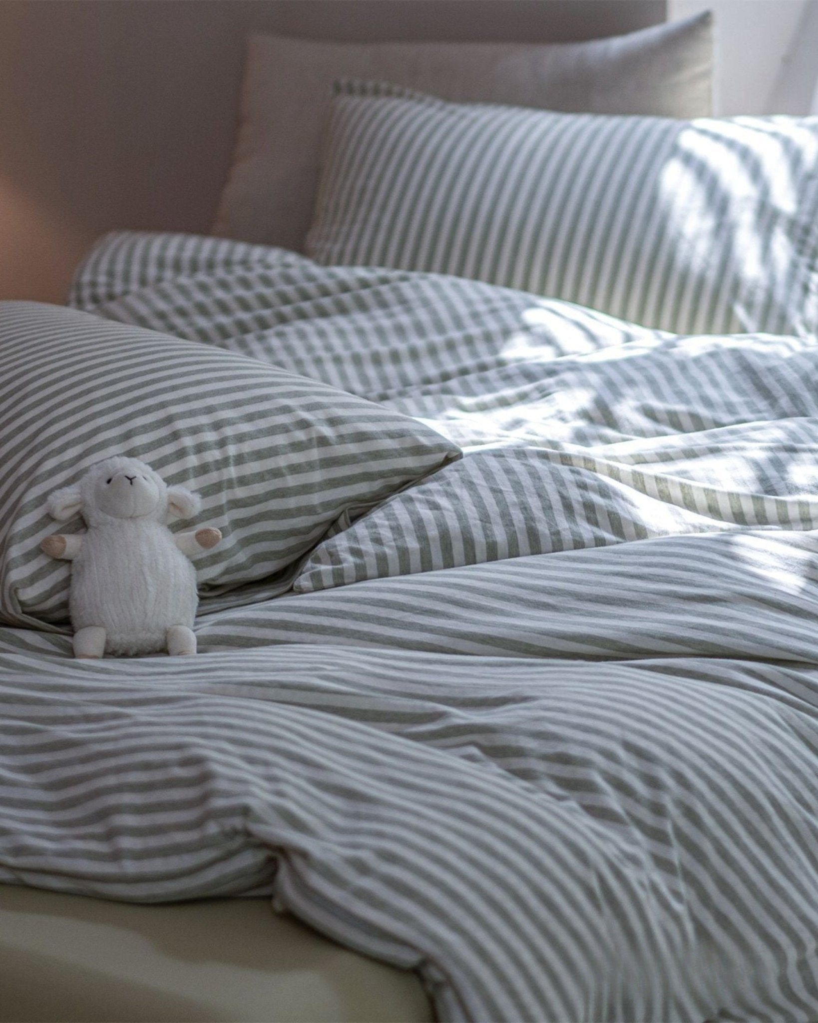 Larkden Striped Jersey Knit Cotton Bedding Set - room scene