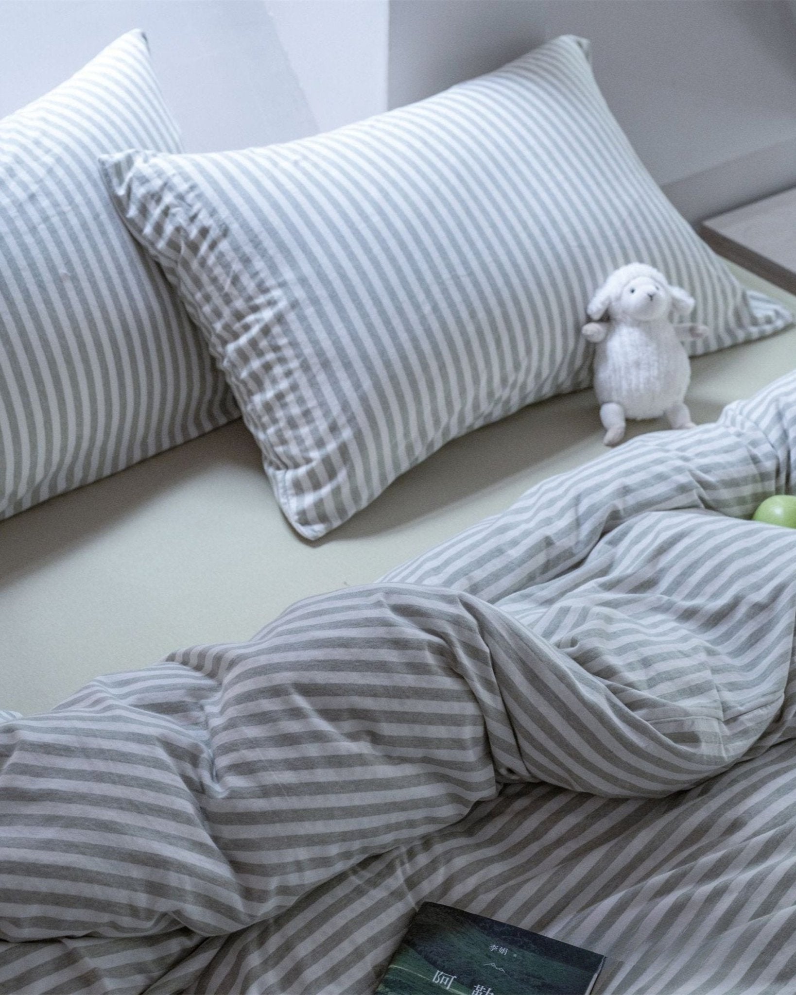 Larkden Striped Jersey Knit Cotton Bedding Set - room scene