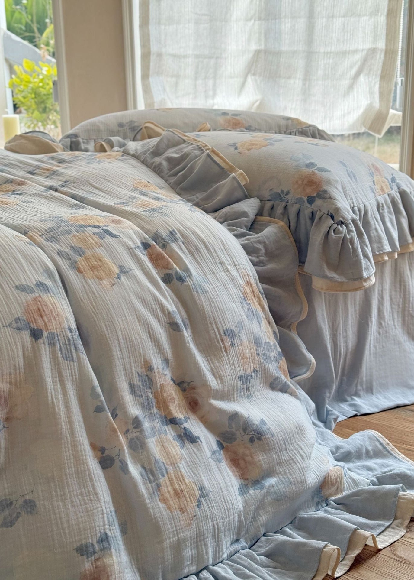 Solenne Ruffle Floral Double Gauze Bedding Set - room scene