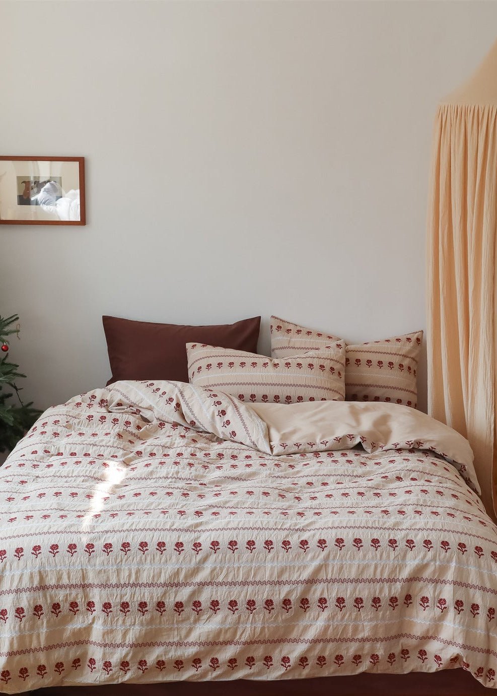 Solange Jacquard Floral Cotton Bedding Set - room scene