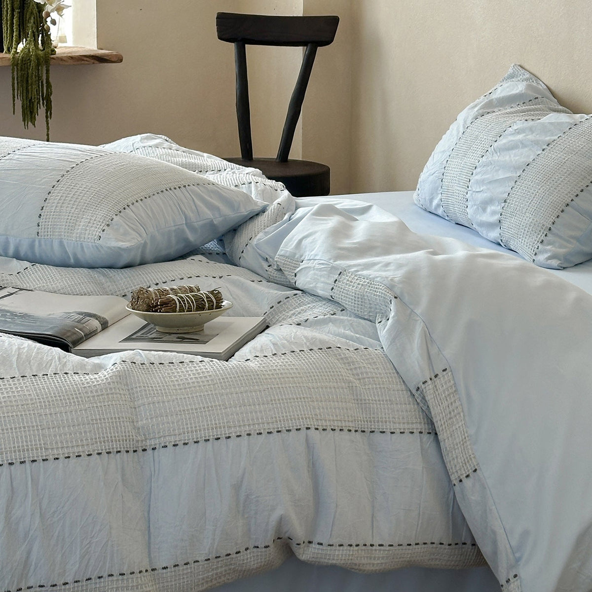 Solmere Striped Waffle-Weave Cotton Bedding Set – sky blue stripe side view of the duvet and coordinating sheet - Roomden