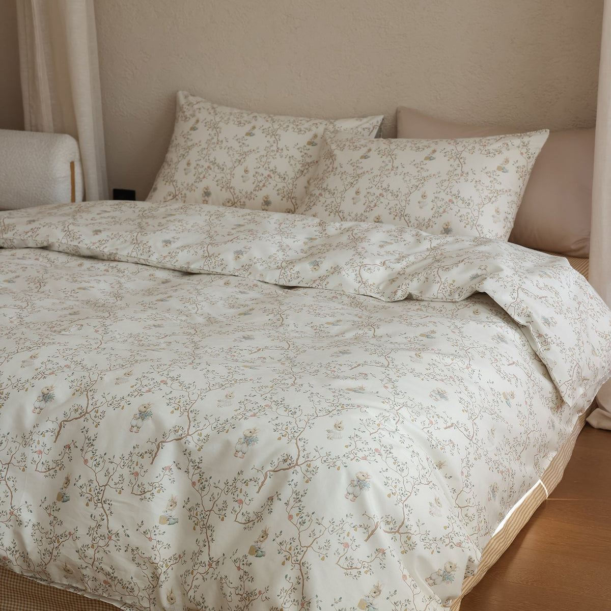 Verbena Botanical Cotton Bedding Set – ivory rabbit and branch print bedding with matching pillows - Roomden