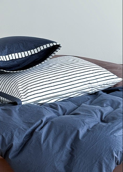Kestwick Two-Tone Washed Cotton Bedding Set - room scene