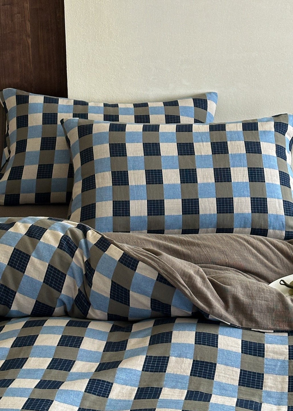 Corran Gingham Jacquard Cotton Bedding Set - room scene