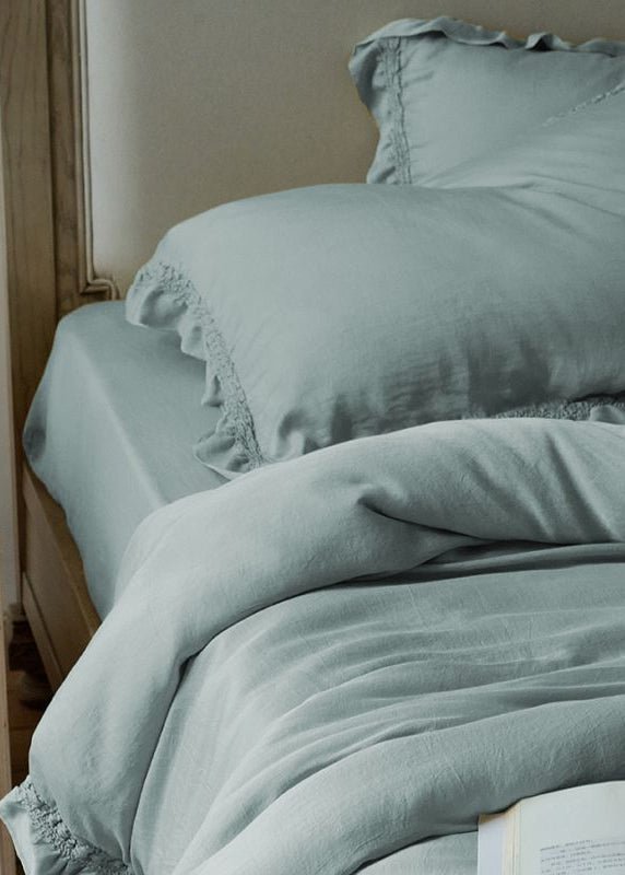 Ruffle Lyocell Bedding Set, Sea Blue, fabric and pillow details - Roomden