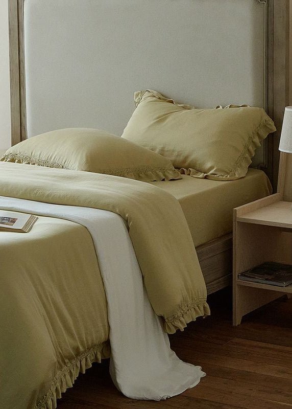 Ruffle Lyocell Bedding Set, Mustard, bed arrangement - Roomden