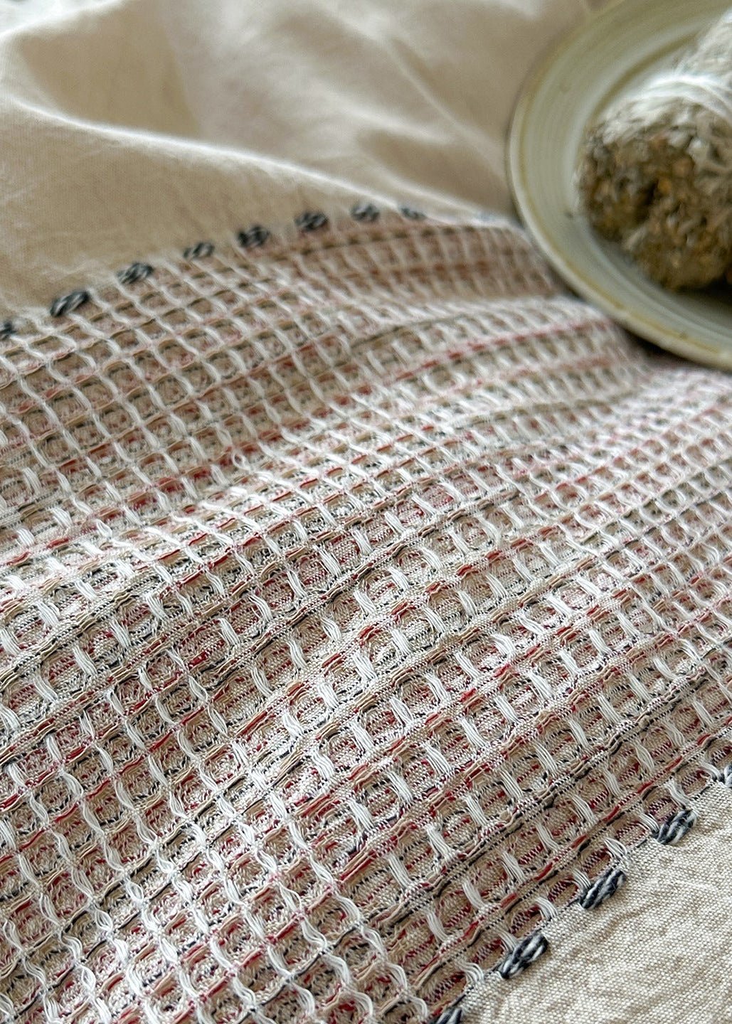 Solmere Striped Waffle-Weave Cotton Bedding Set – khaki stripe close-up of the waffle weave cotton texture - Roomden