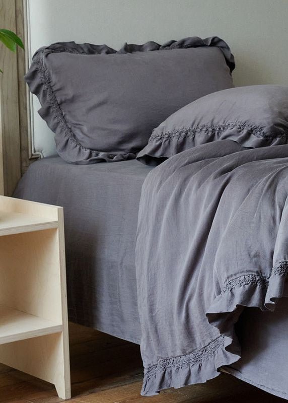 Ruffle Lyocell Bedding Set, Slate, bed arrangement - Roomden