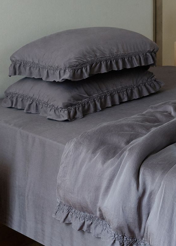 Ruffle Lyocell Bedding Set, Slate, fabric and pillow details - Roomden