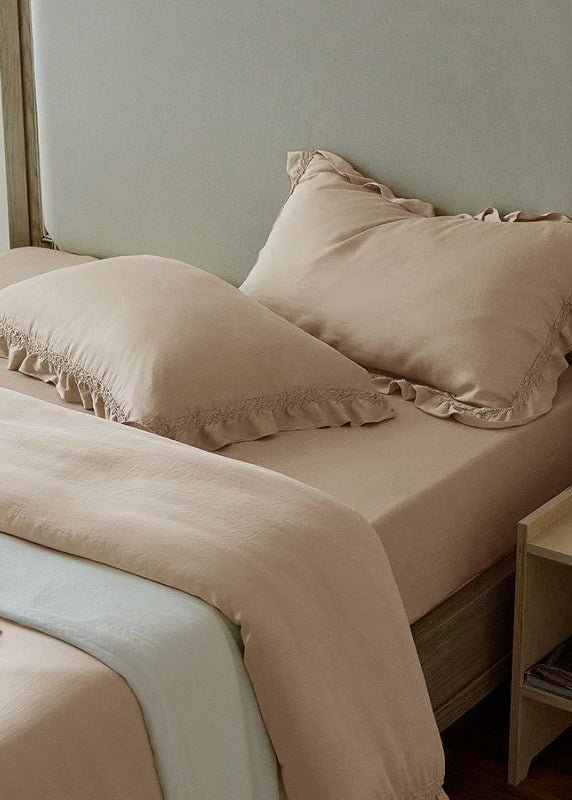 Ruffle Lyocell Bedding Set, Milk Tea, bed arrangement - Roomden