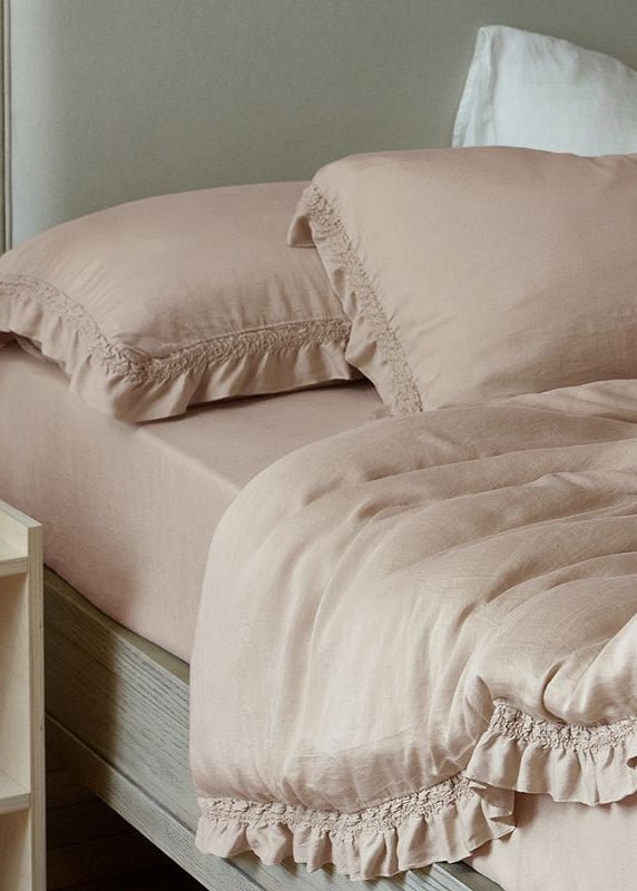 Ruffle Lyocell Bedding Set, Milk Tea, fabric and pillow details - Roomden