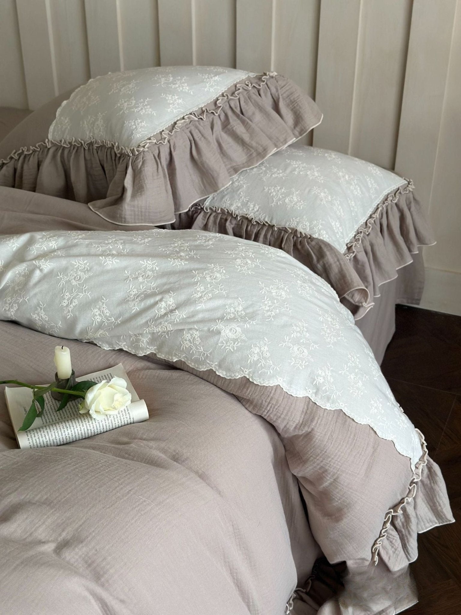 Wisteria Ruffled Double Gauze Bedding Set - room scene