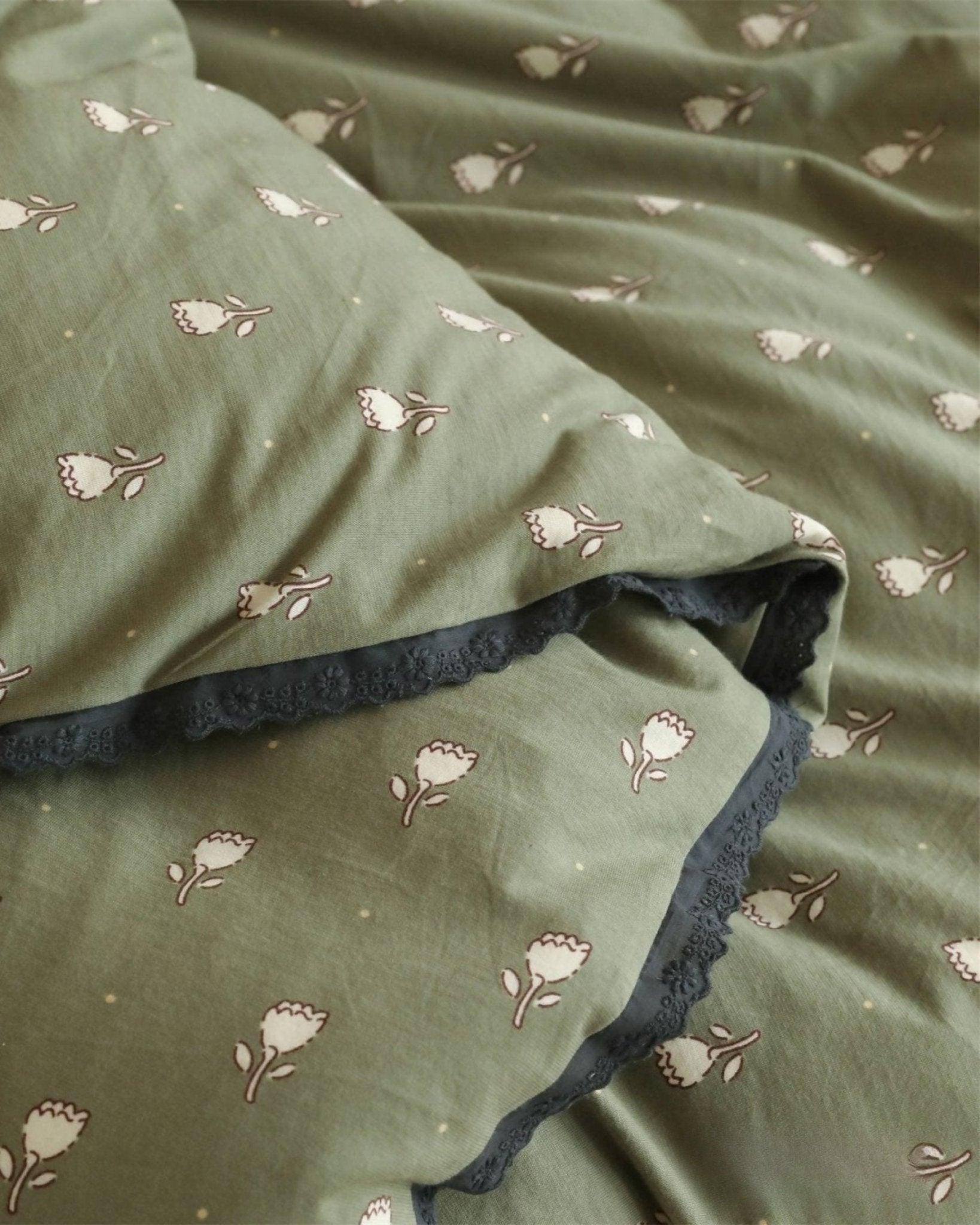 Winslow Ditsy Floral Jersey Cotton Bedding Set - room scene