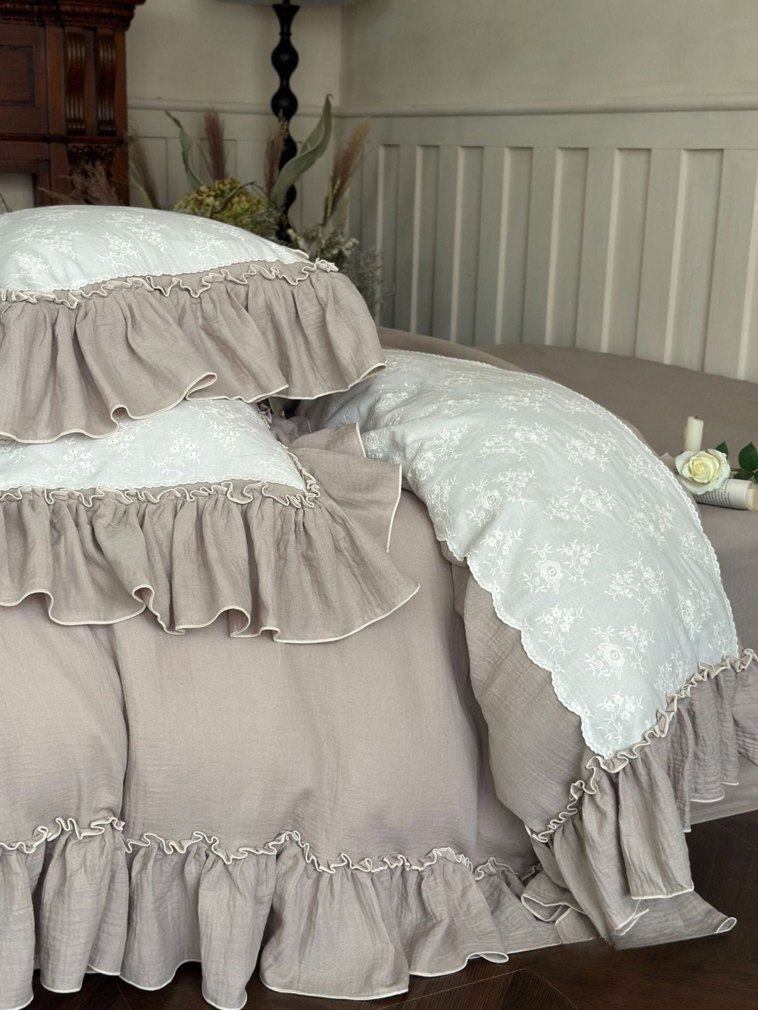 Wisteria Ruffled Double Gauze Bedding Set - room scene