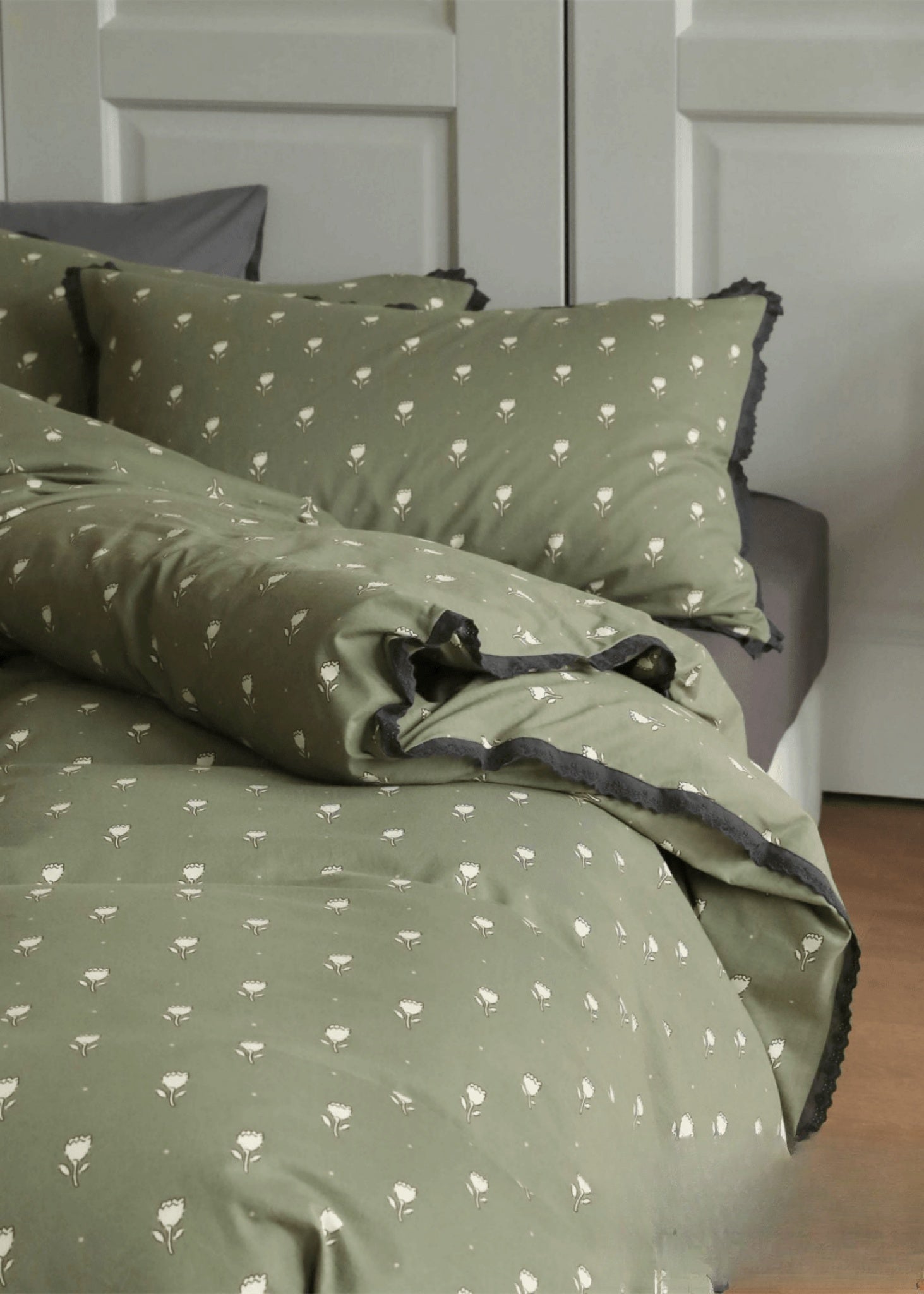 Winslow Ditsy Floral Jersey Cotton Bedding Set - room scene