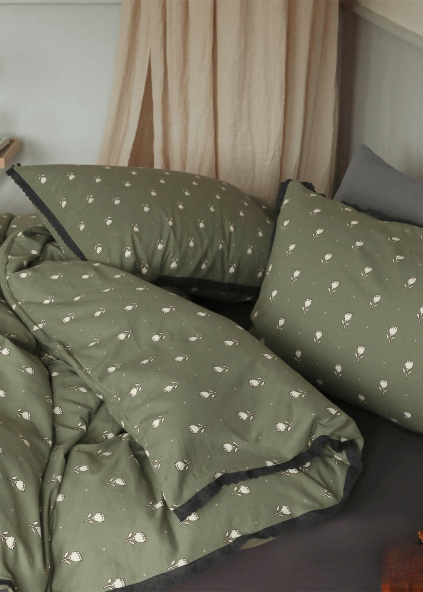 Winslow Ditsy Floral Jersey Cotton Bedding Set - room scene