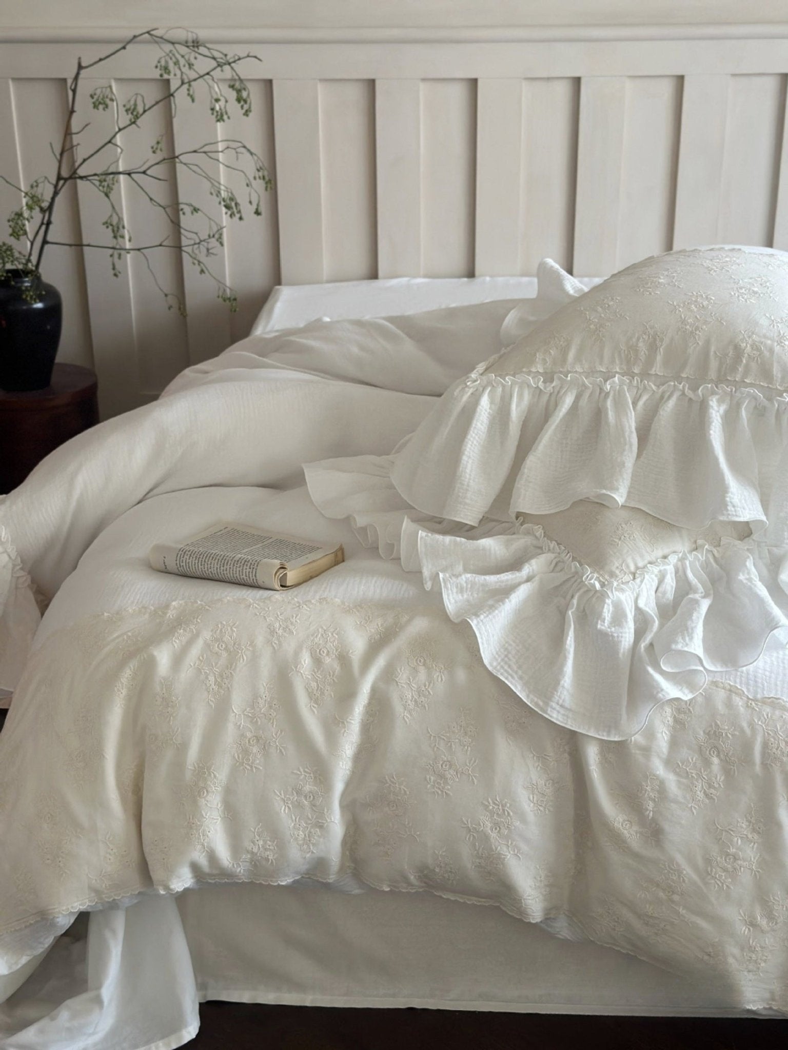 Wisteria Ruffled Double Gauze Bedding Set - room scene