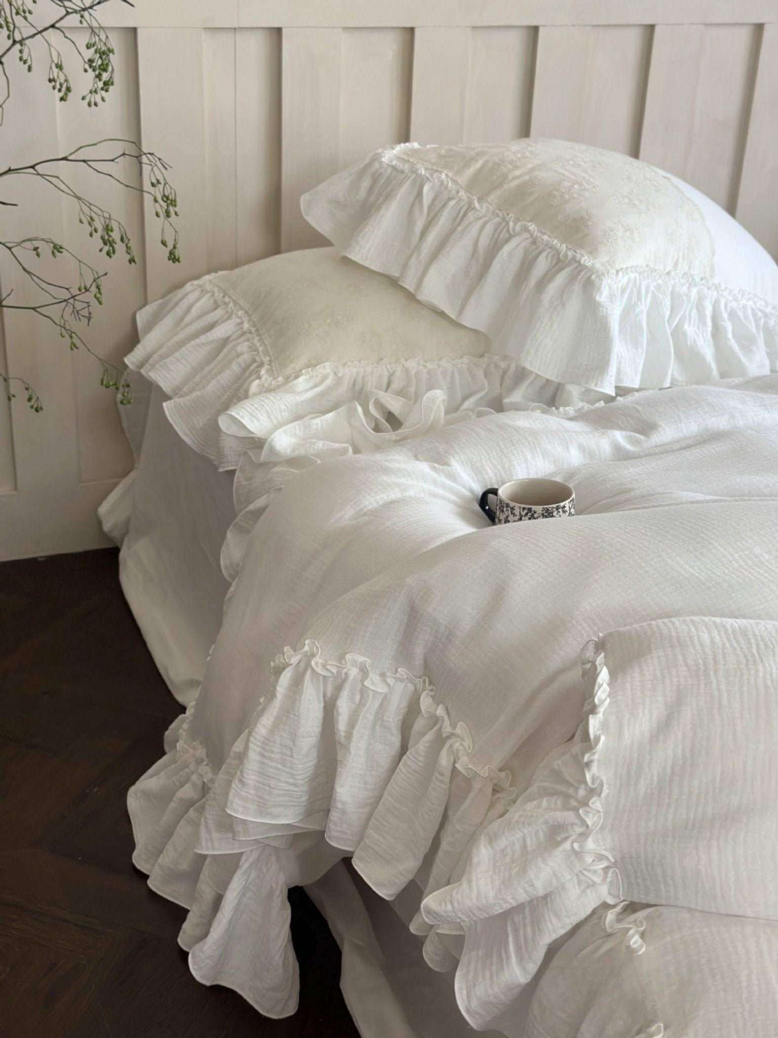 Wisteria Ruffled Double Gauze Bedding Set - room scene