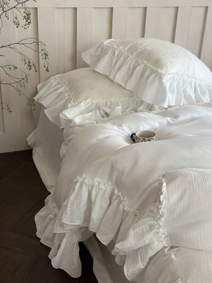 Wisteria Ruffled Double Gauze Bedding Set - room scene