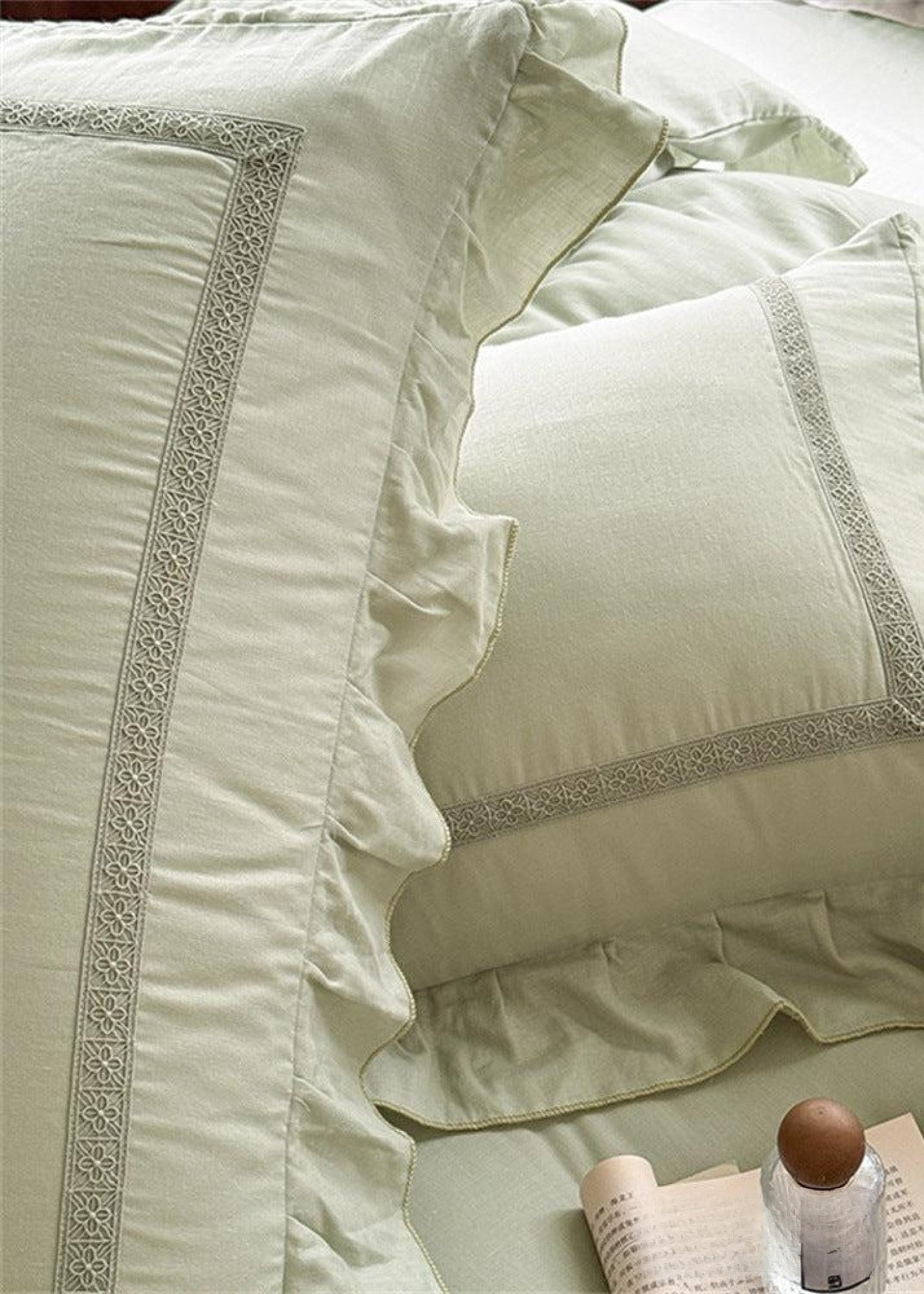 Petrina Ruffle Double Gauze Bedding Set - room scene