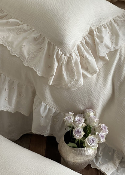 Odile Ruffled Lace Double-Gauze Bedding Set - room scene