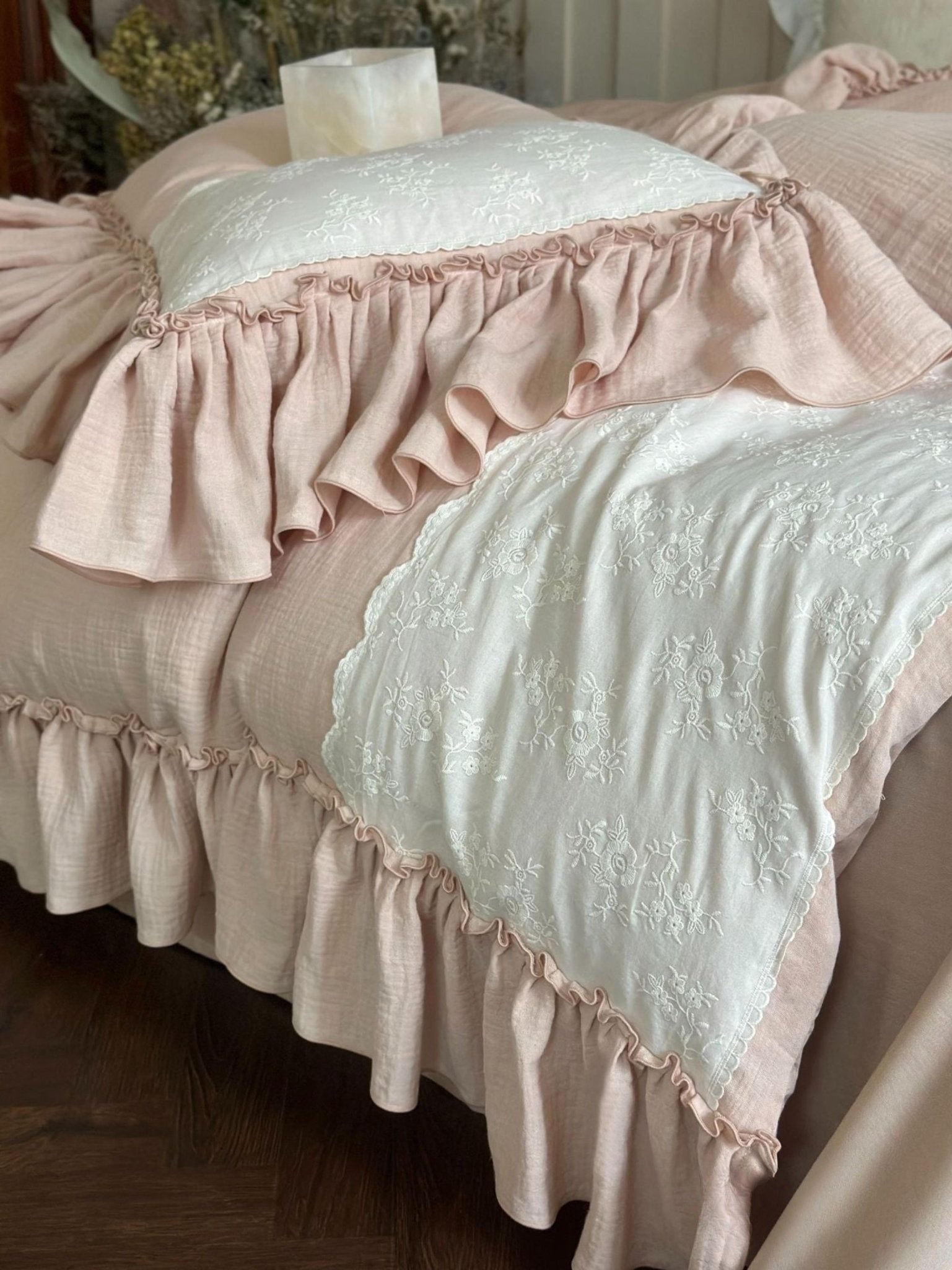 Wisteria Ruffled Double Gauze Bedding Set - room scene