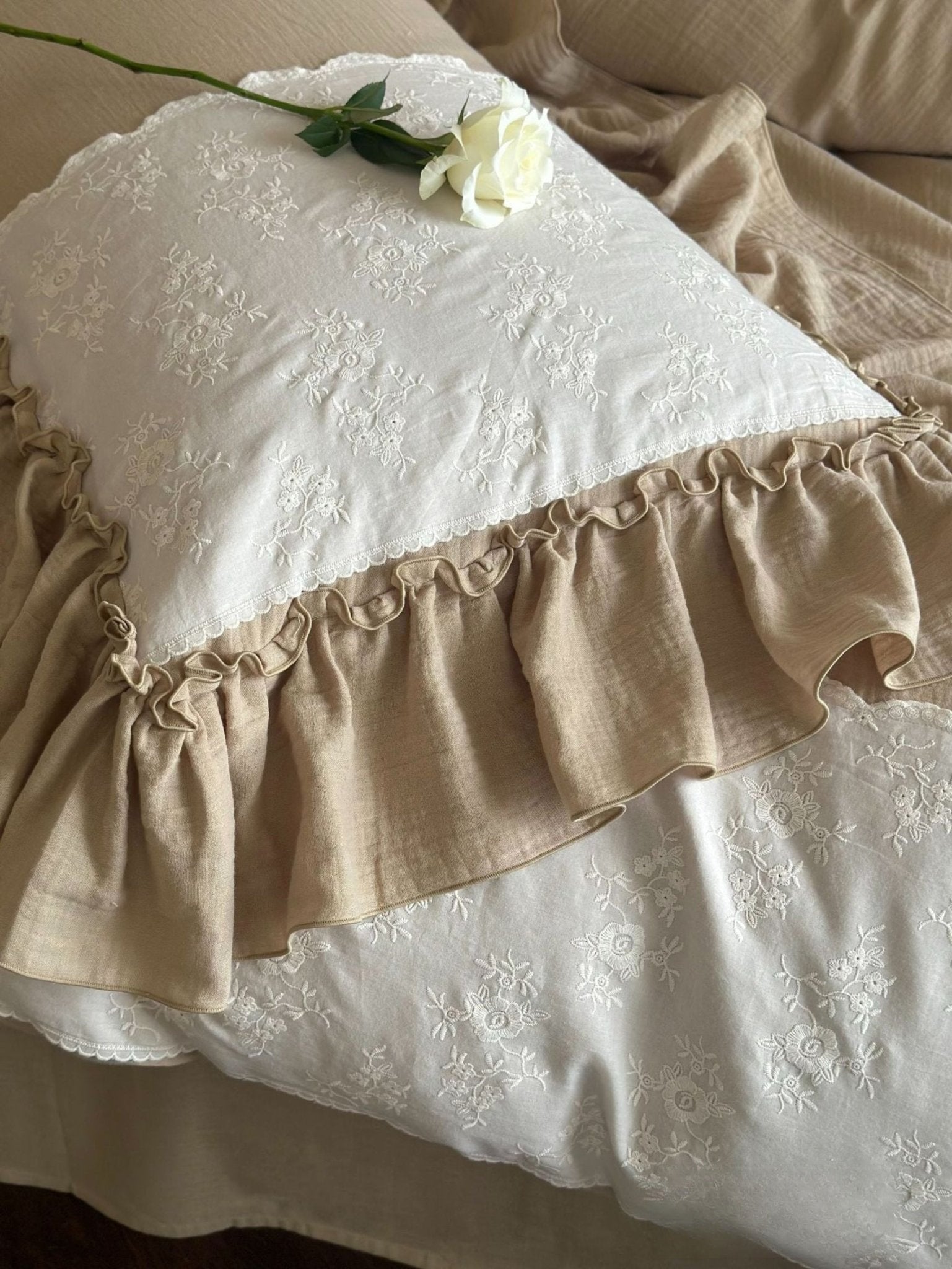 Wisteria Ruffled Double Gauze Bedding Set - room scene
