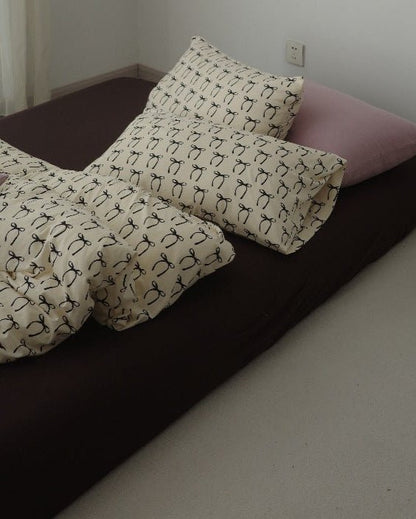 Thistlewood Bow Print Washed Cotton Bedding Set - room scene