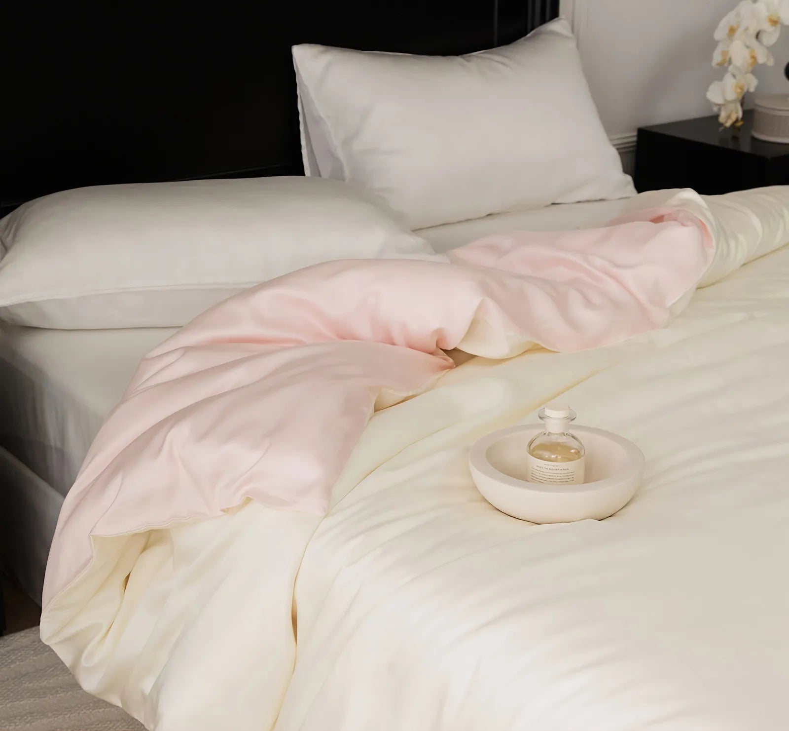 Cooling Tencel duvet cover in soft pastel tones with a smooth, silky drape – RoomDen