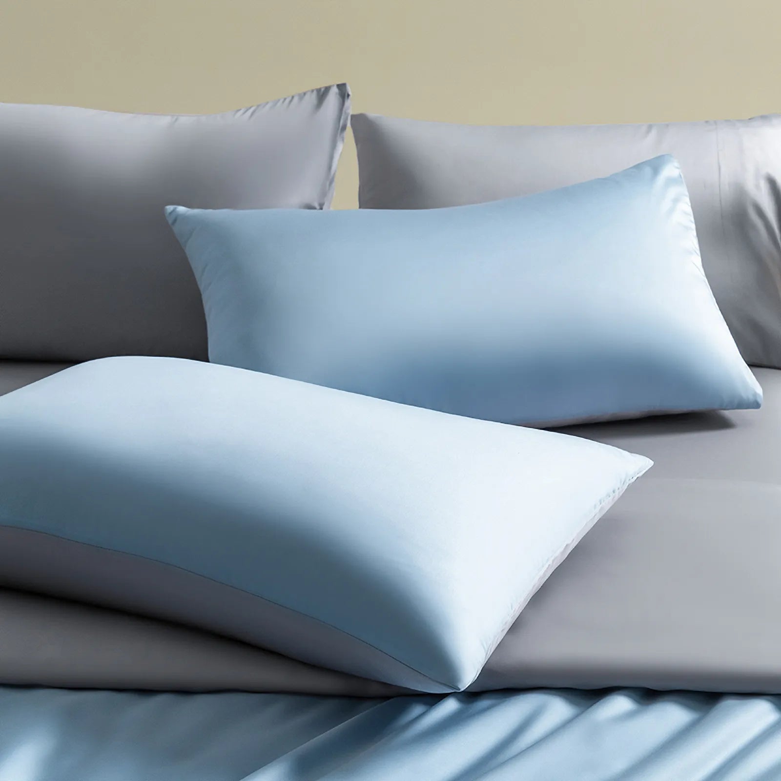Cooling Tencel pillowcase with a smooth two-tone minimalist design – RoomDen