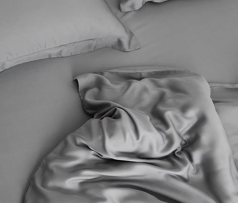 Washed lyocell bedding set – Dusk Grey, fabric and edge detail - Roomden