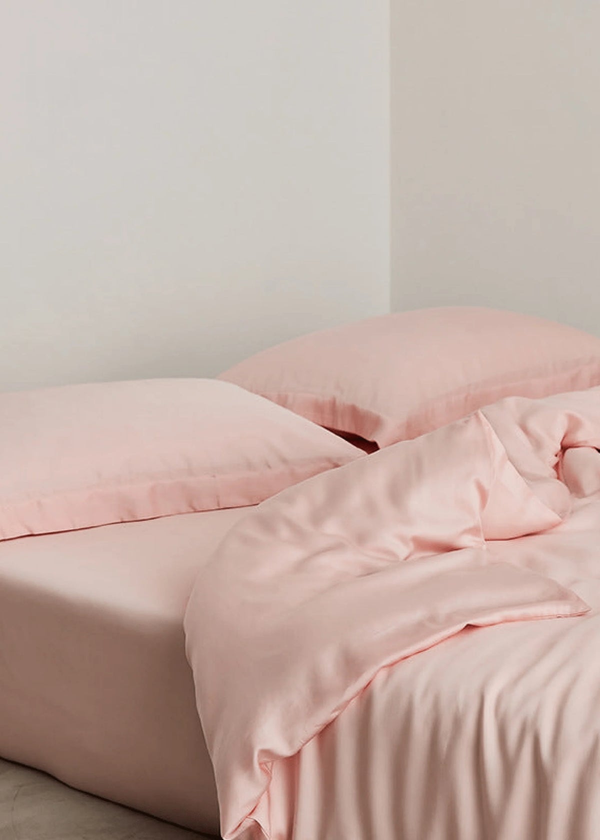 Washed lyocell bedding set – Peach Blush, pillowcase and duvet view - Roomden